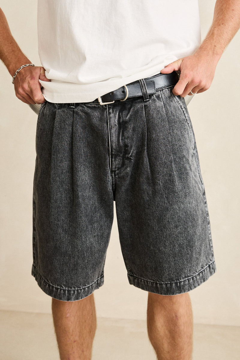 Double Pleated Short Charcoal