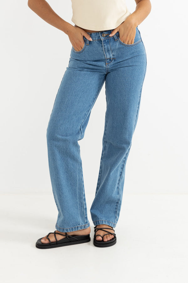 Amelia High Rise Jean Washed Blue